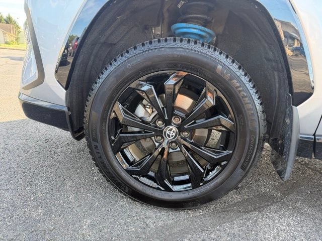 Used 2023 Toyota RAV4 XSE AWD/4WD image 16