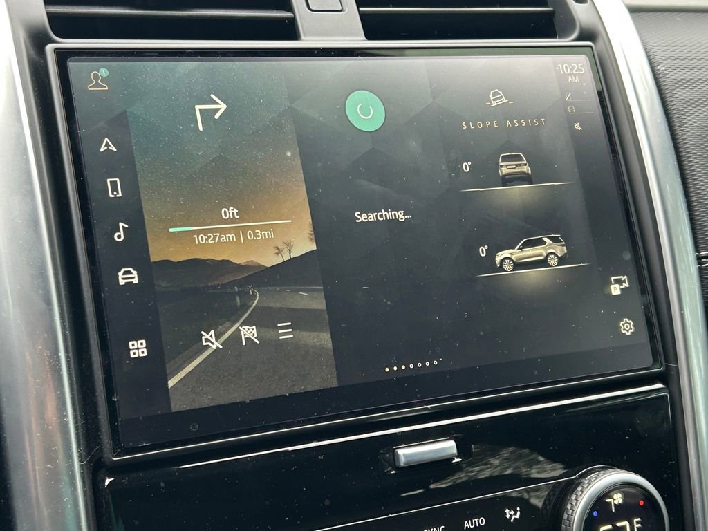 Used 2024 Land Rover Discovery Dynamic SE image 34