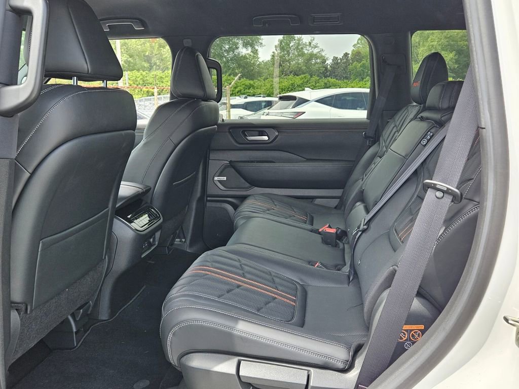 New 2025 Nissan Armada PRO-4X image 4