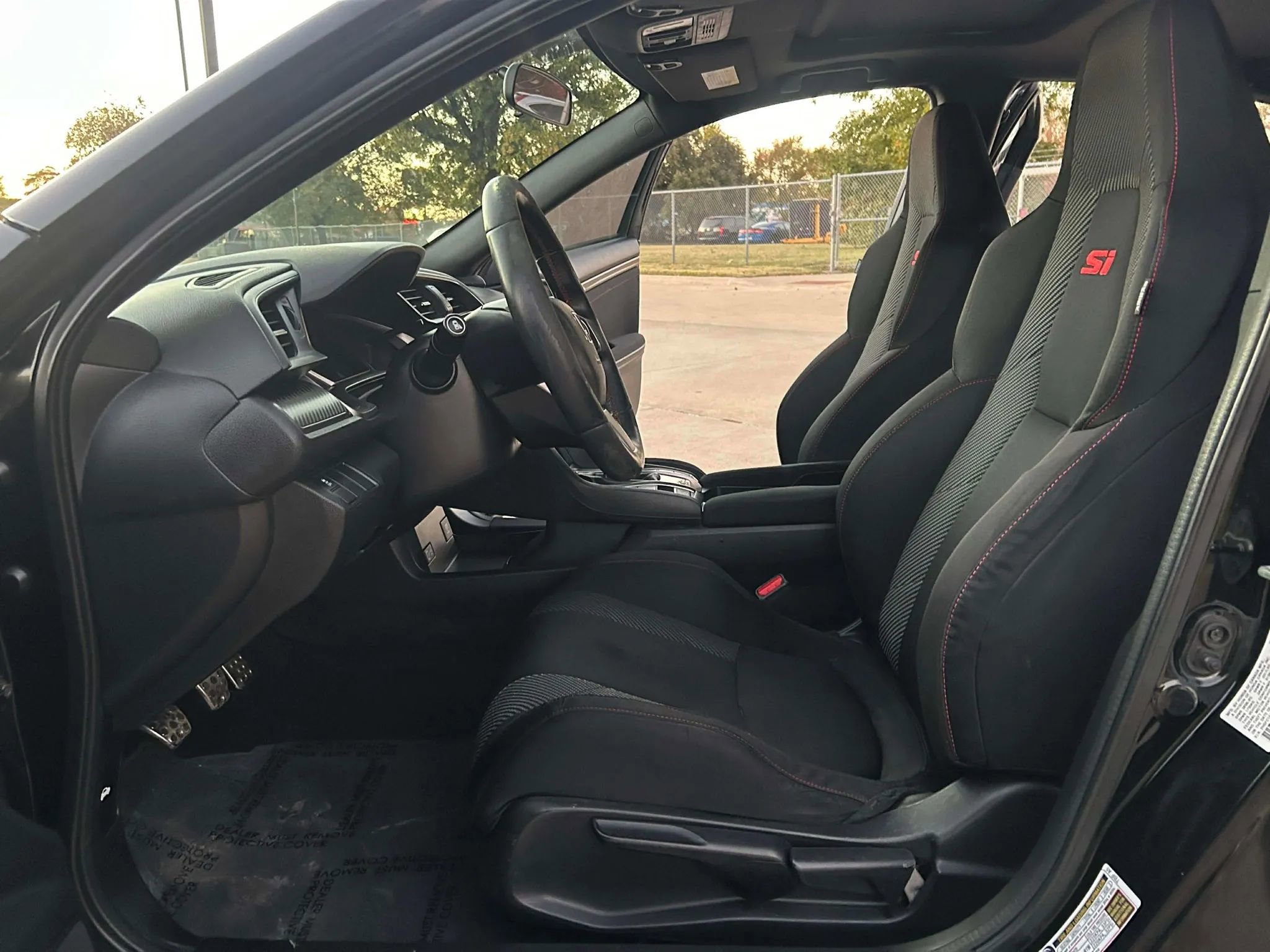 Used 2018 Honda Civic Si image 11