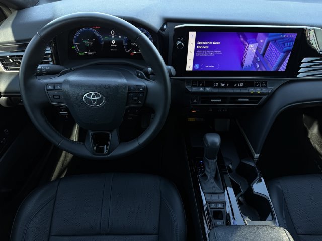 Used 2025 Toyota Camry XSE FWD image 12