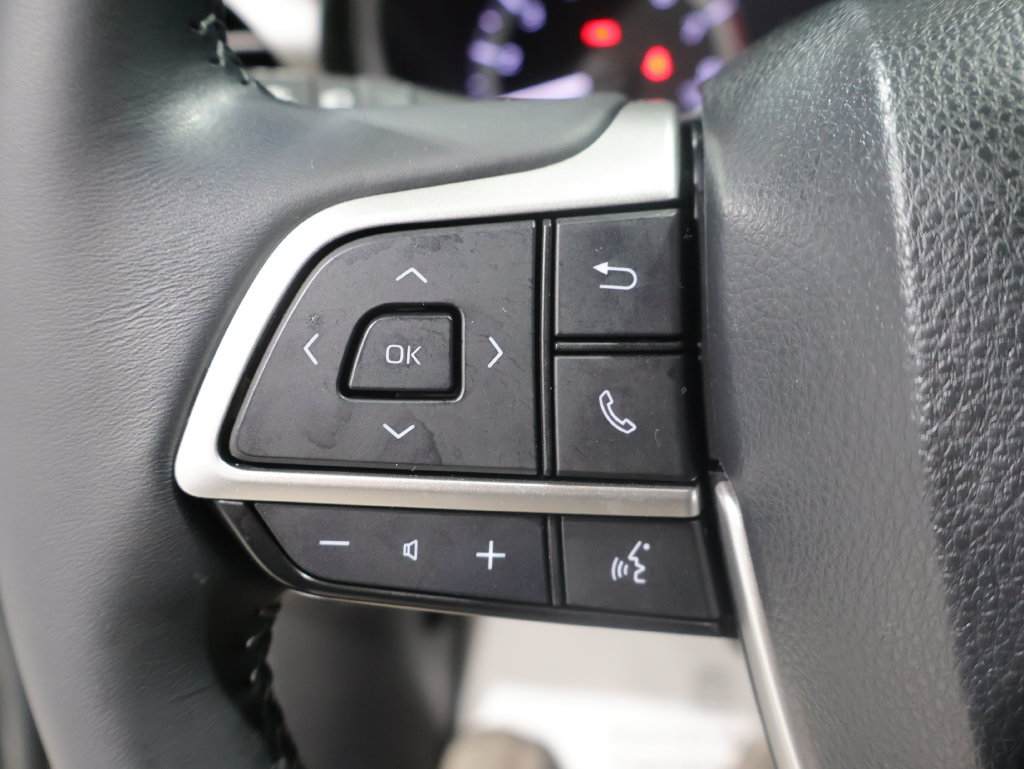 Used 2024 Toyota Highlander LE AWD/4WD image 33