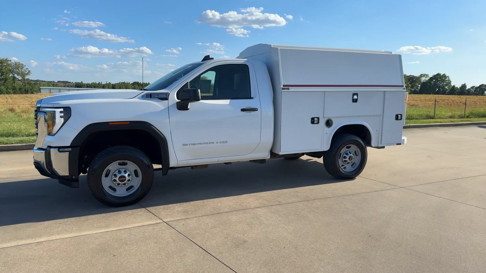 Used 2024 GMC Sierra 2500 Pro w/ Convenience Package AWD/4WD image 4