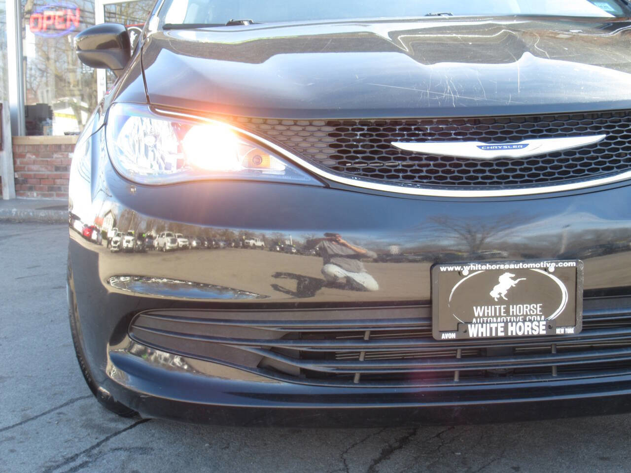 Used 2020 Chrysler Voyager Lxi image 3