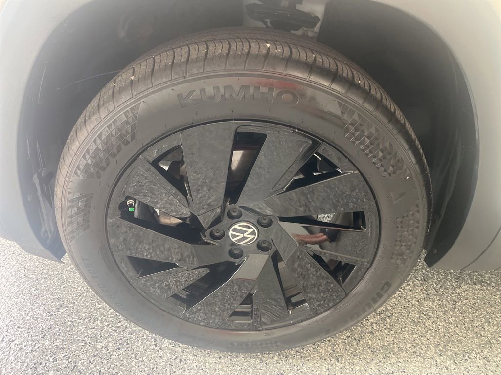 Certified 2025 Volkswagen Atlas SE AWD/4WD image 15