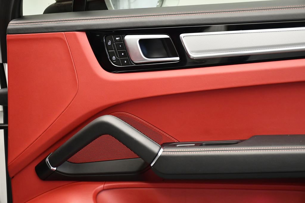 Used 2023 Porsche Cayenne image 48