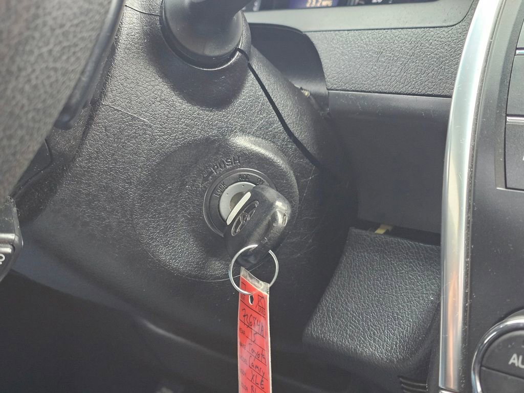 Used 2015 Toyota Camry XSE w/ Moonroof Package image 25