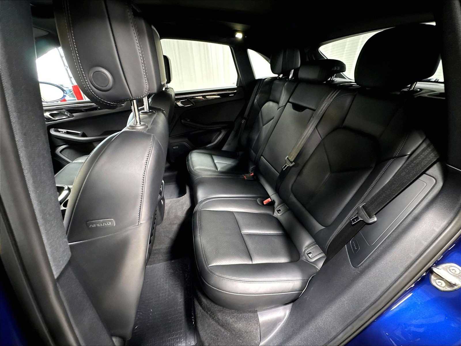 Used 2026 Porsche Macan AWD/4WD image 30