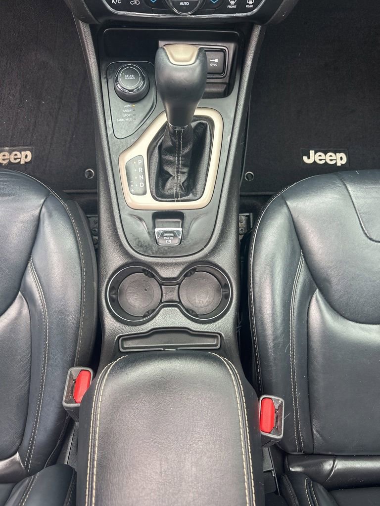 Used 2017 Jeep Cherokee Limited w/ Trailer Tow Group AWD/4WD image 33
