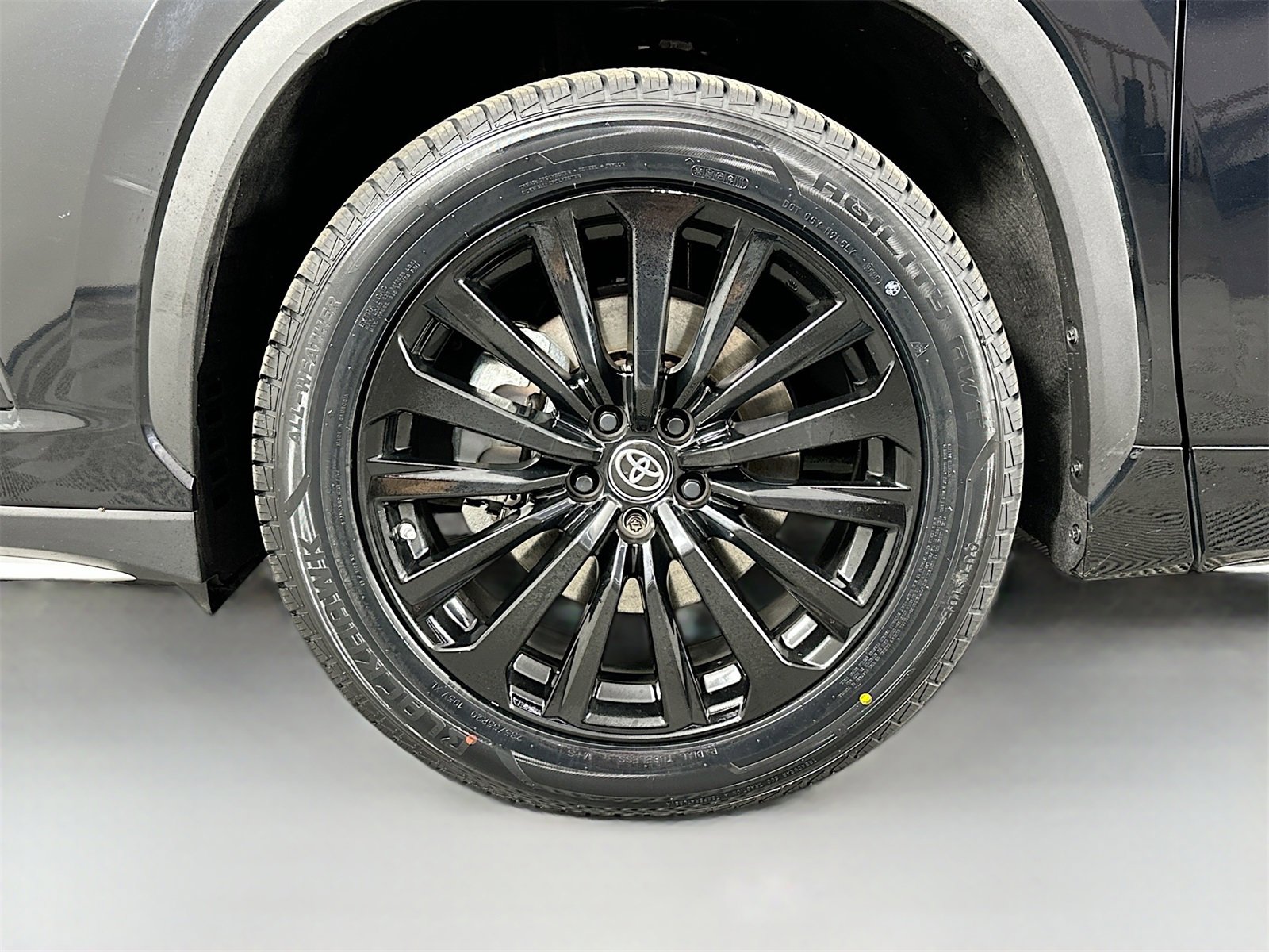 Certified 2023 Toyota Highlander XSE image 32