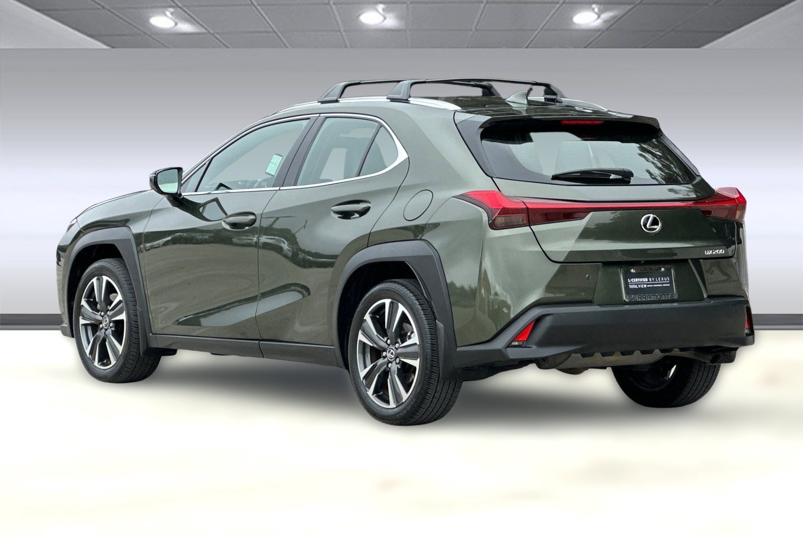 Certified 2022 Lexus UX 200 image 3