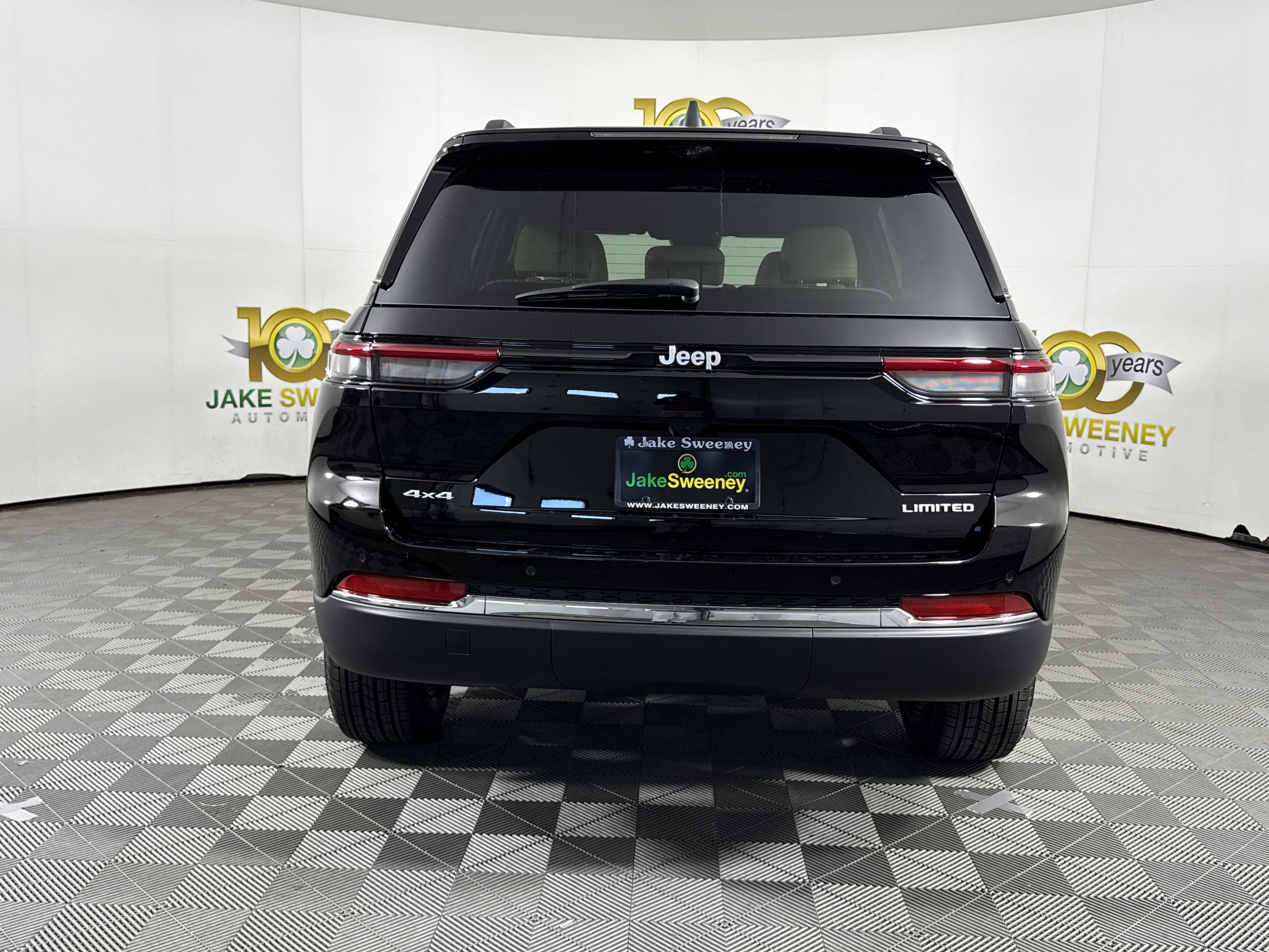 New 2025 Jeep Grand Cherokee Limited w/ Luxury Tech Group II image 6