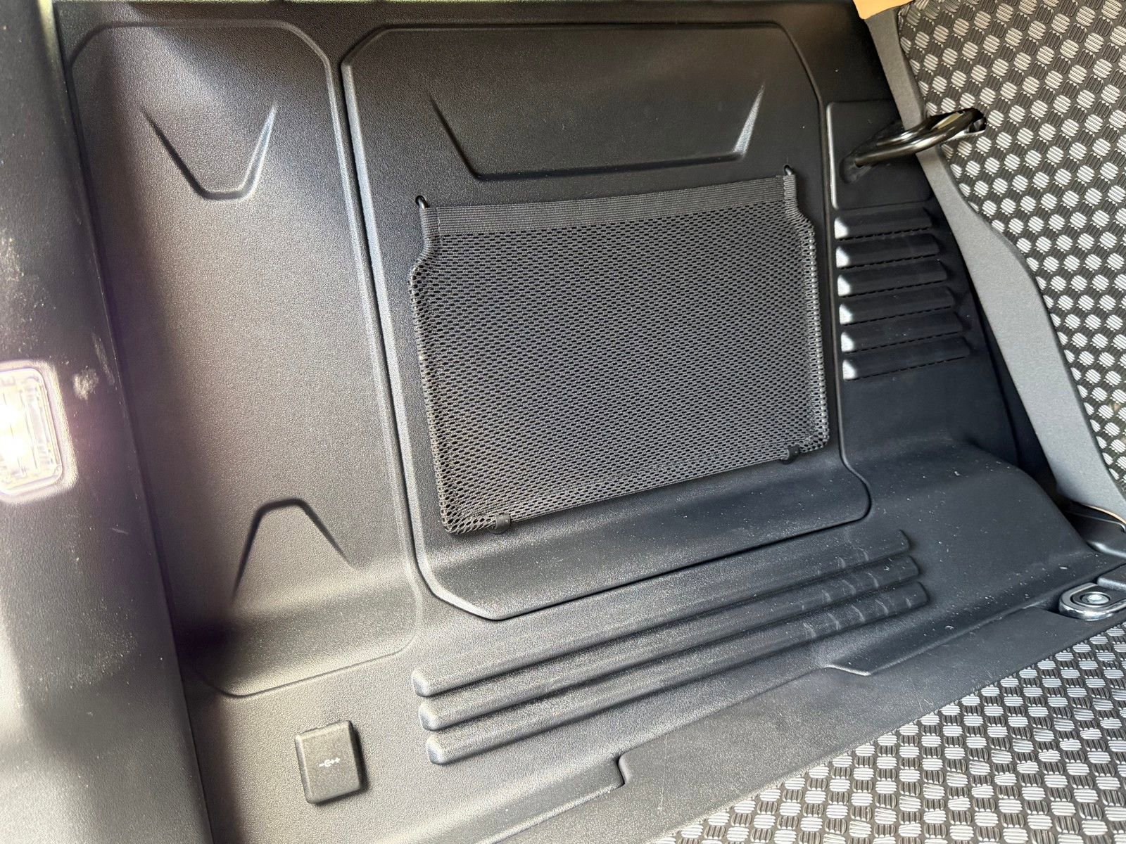 New 2026 Land Rover Defender 110 S image 29