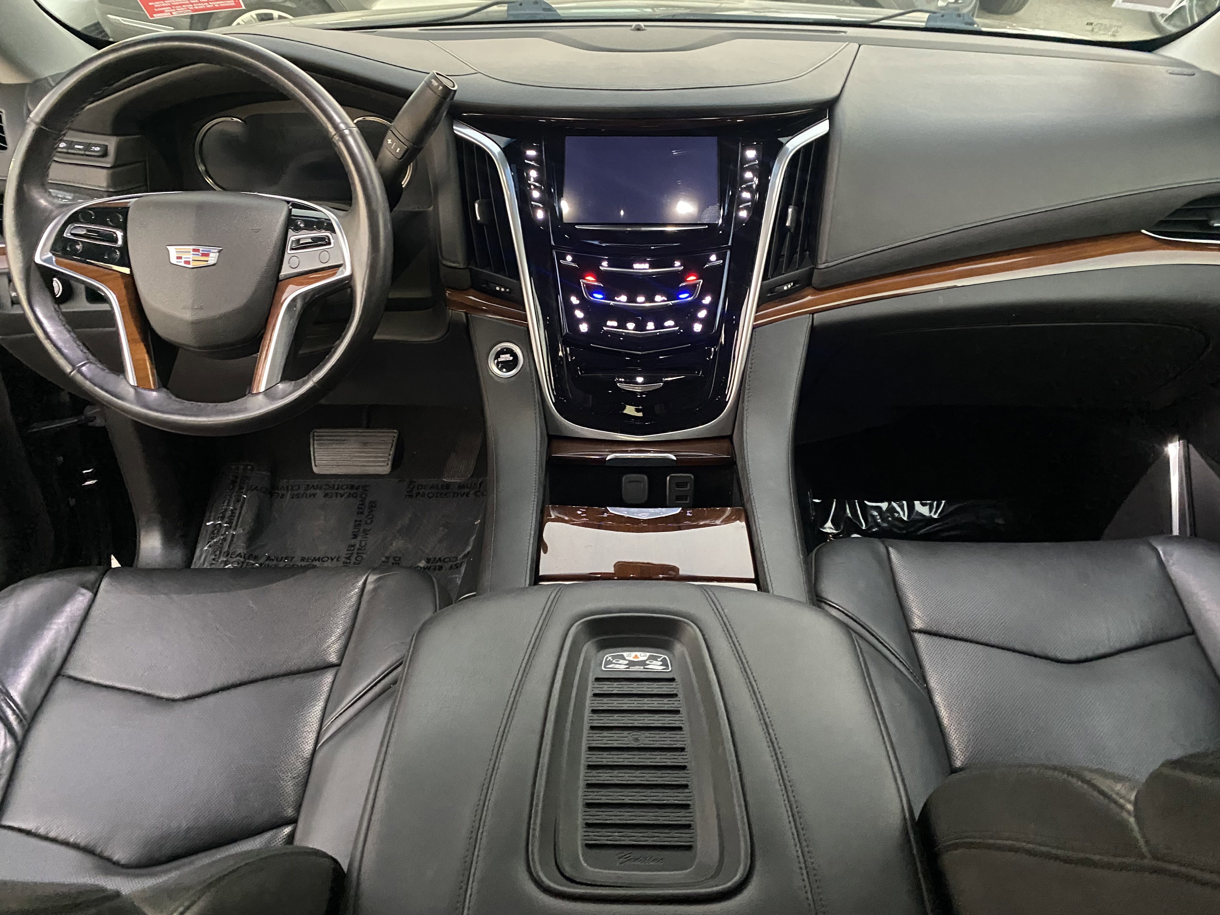 Used 2018 Cadillac Escalade Premium Luxury image 22