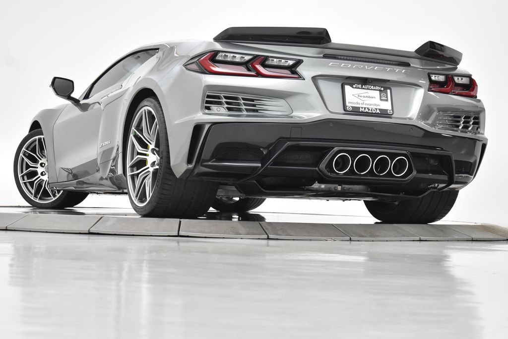 Used 2024 Chevrolet Corvette Z06 RWD image 15