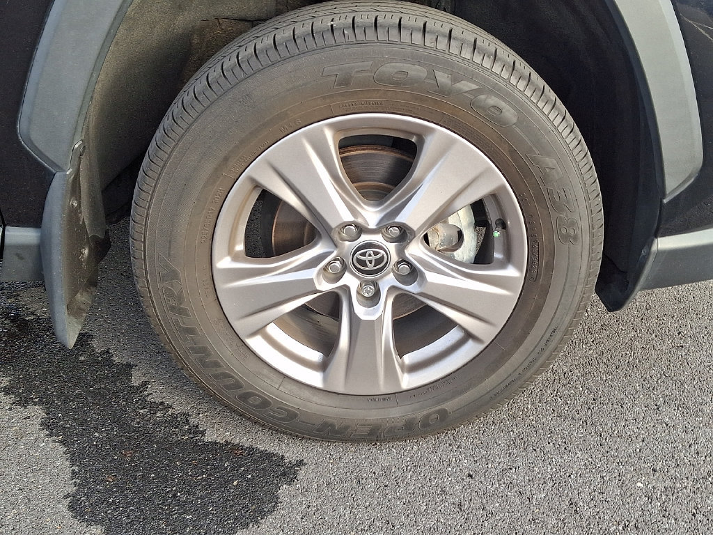 Used 2024 Toyota RAV4 XLE AWD/4WD image 8