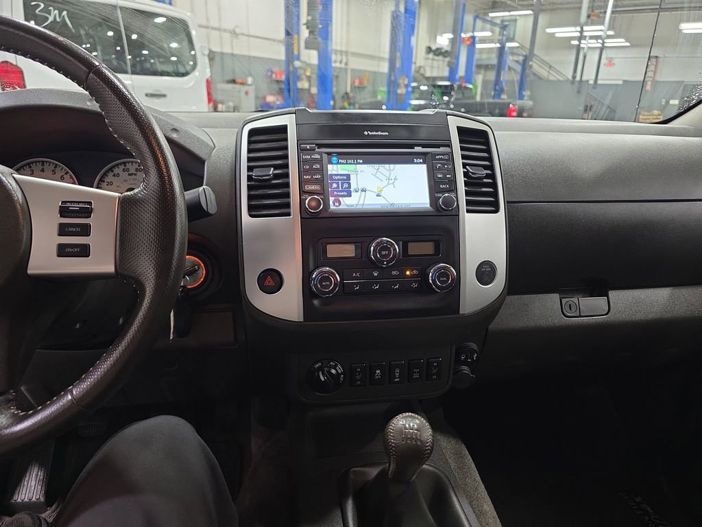 Used 2018 Nissan Frontier PRO-4X AWD/4WD image 31