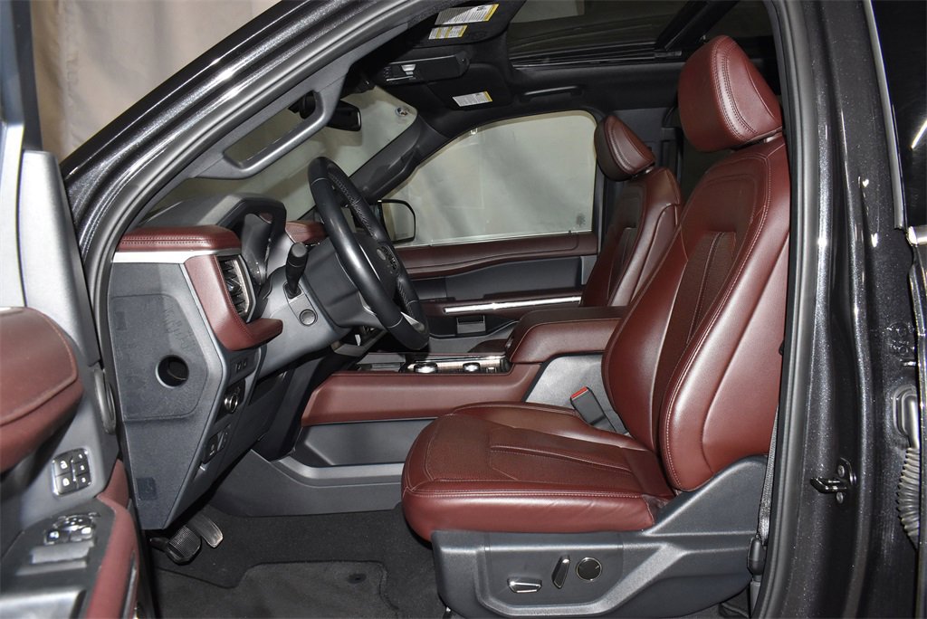Used 2024 Ford Expedition Limited image 12