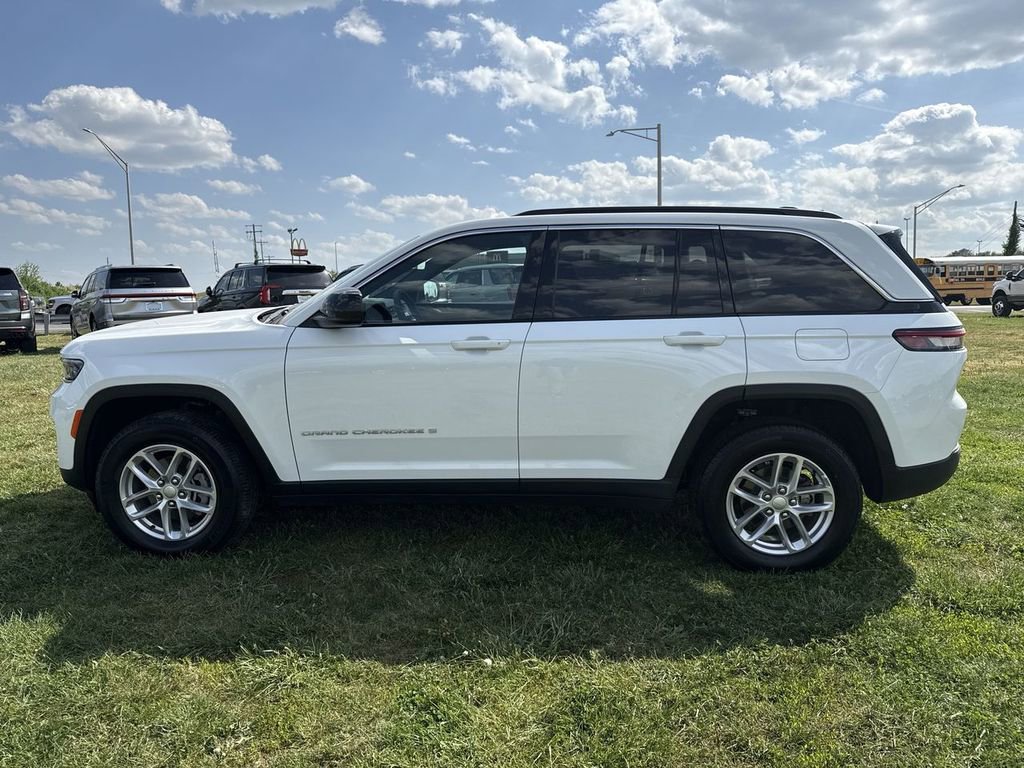 Used 2025 Jeep Grand Cherokee 4WD image 11