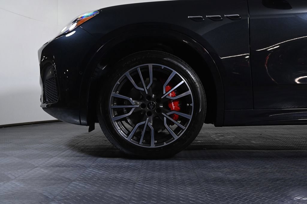 Used 2025 Maserati Grecale GT AWD/4WD image 25