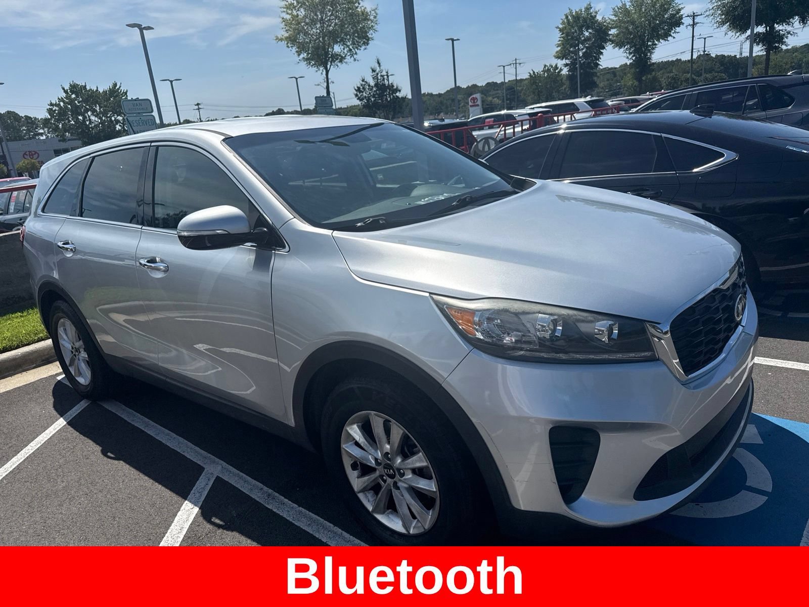 Used 2019 Kia Sorento L FWD image 2