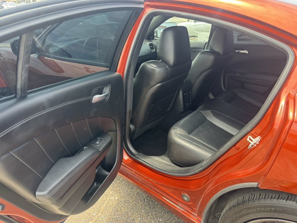Used 2023 Dodge Charger SXT w/ Plus Group RWD image 8
