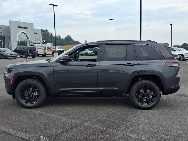 New 2026 Jeep Grand Cherokee Altitude AWD/4WD image 7