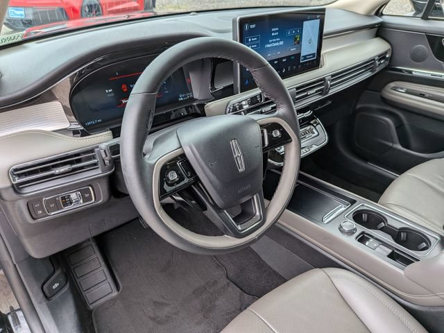 Used 2025 Lincoln Corsair Grand Touring w/ Equipment Group 301A AWD/4WD image 34