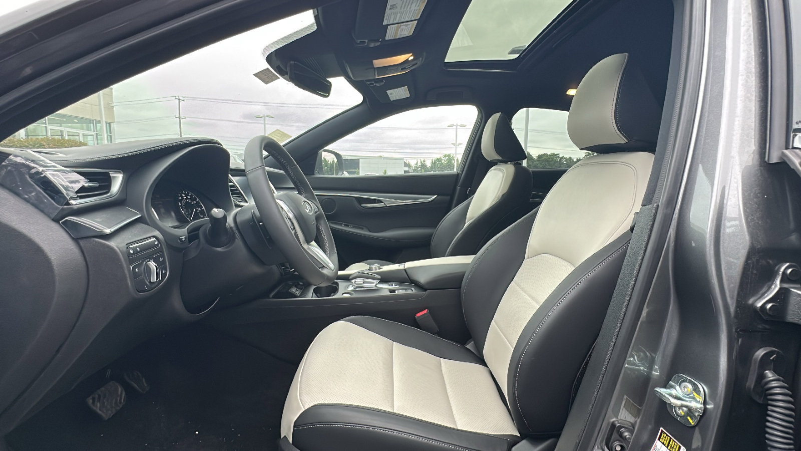 New 2025 INFINITI QX55 Luxe w/ Accent Package image 7