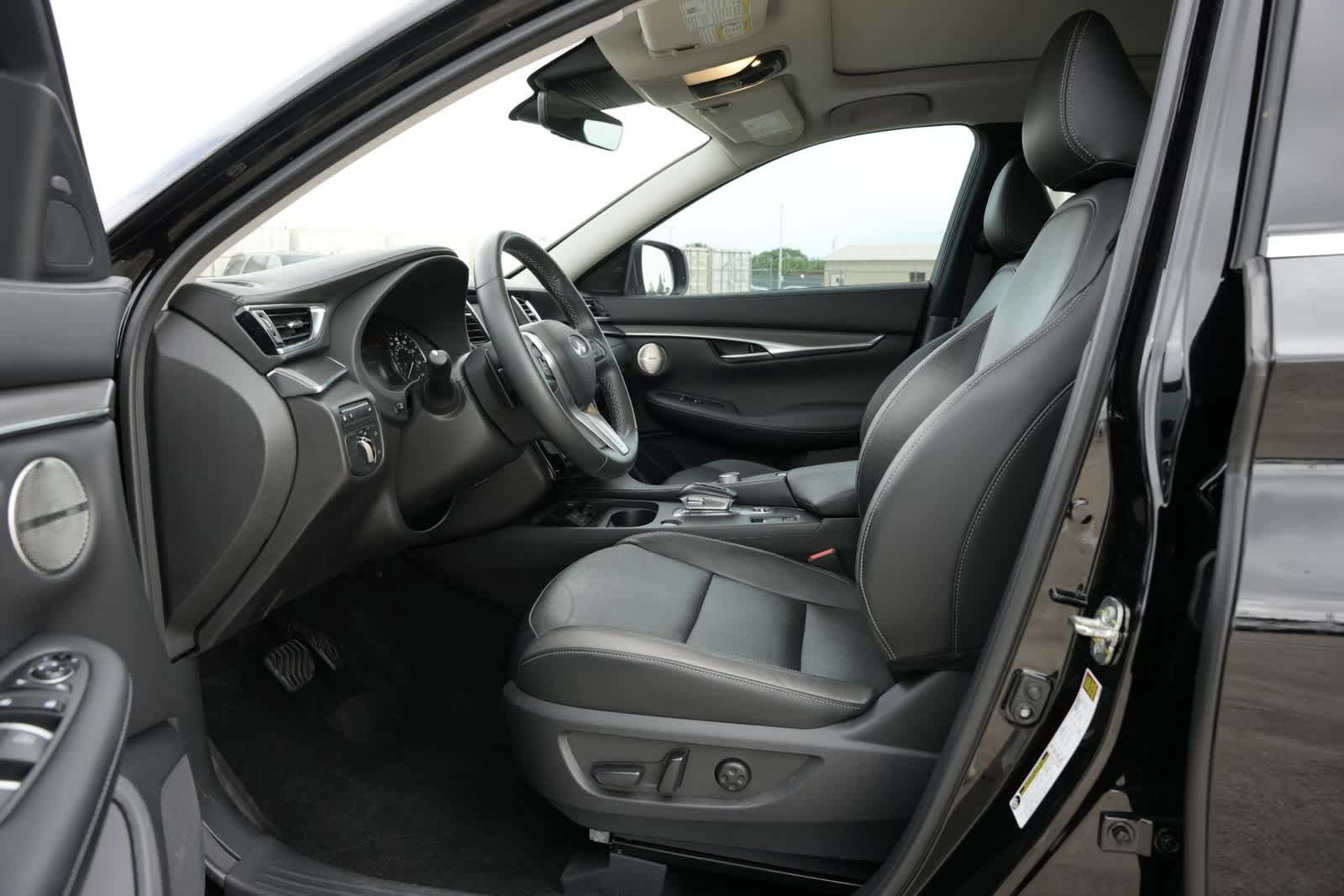 Used 2023 INFINITI QX50 Luxe FWD image 12