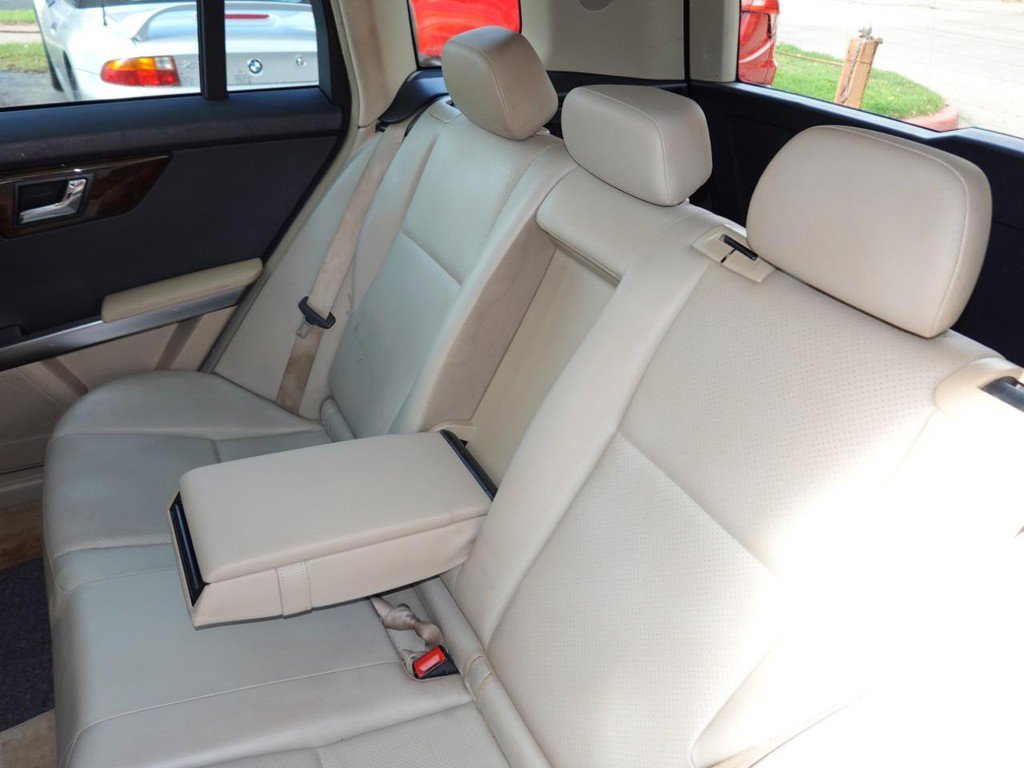 Used 2010 Mercedes-Benz GLK 350 2WD image 17