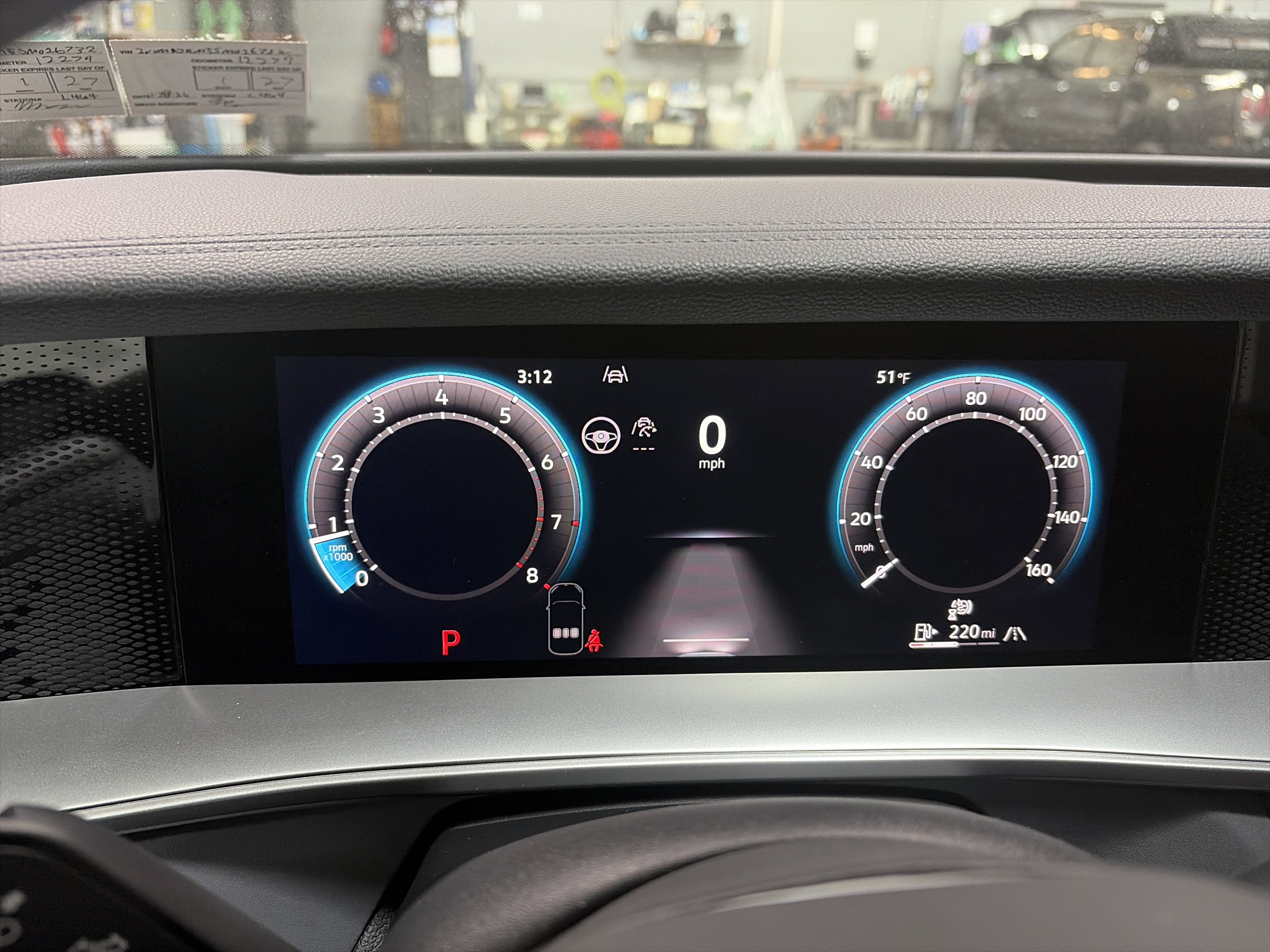 Certified 2025 Volkswagen Tiguan SE image 16