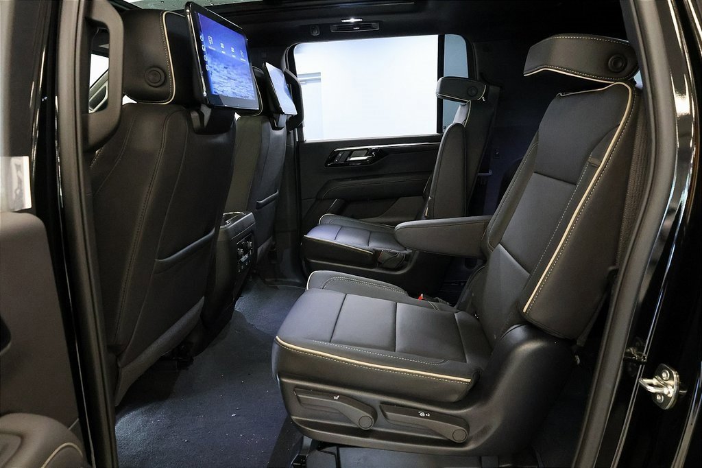 New 2026 Chevrolet Suburban Premier image 10