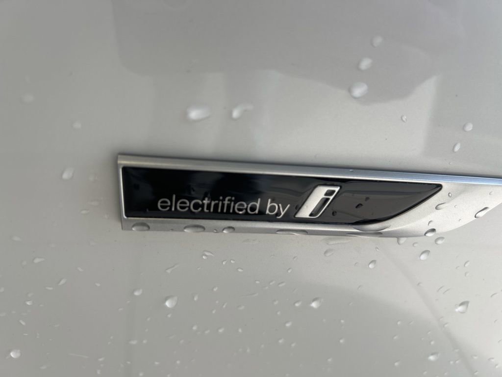 Used 2023 BMW 330e xDrive 330e xDrive w/ M Sport Package image 16