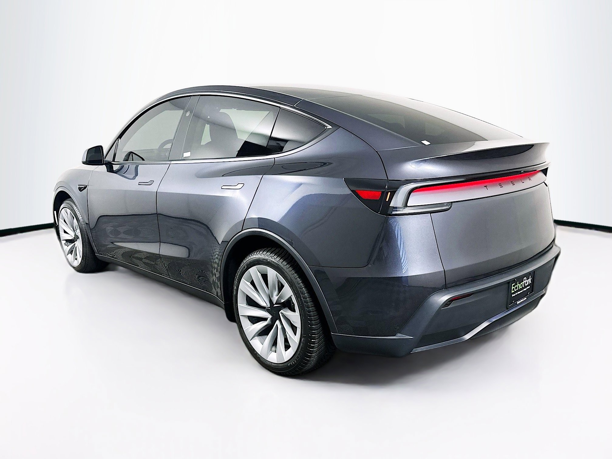 Used 2026 Tesla Model Y 2WD image 5