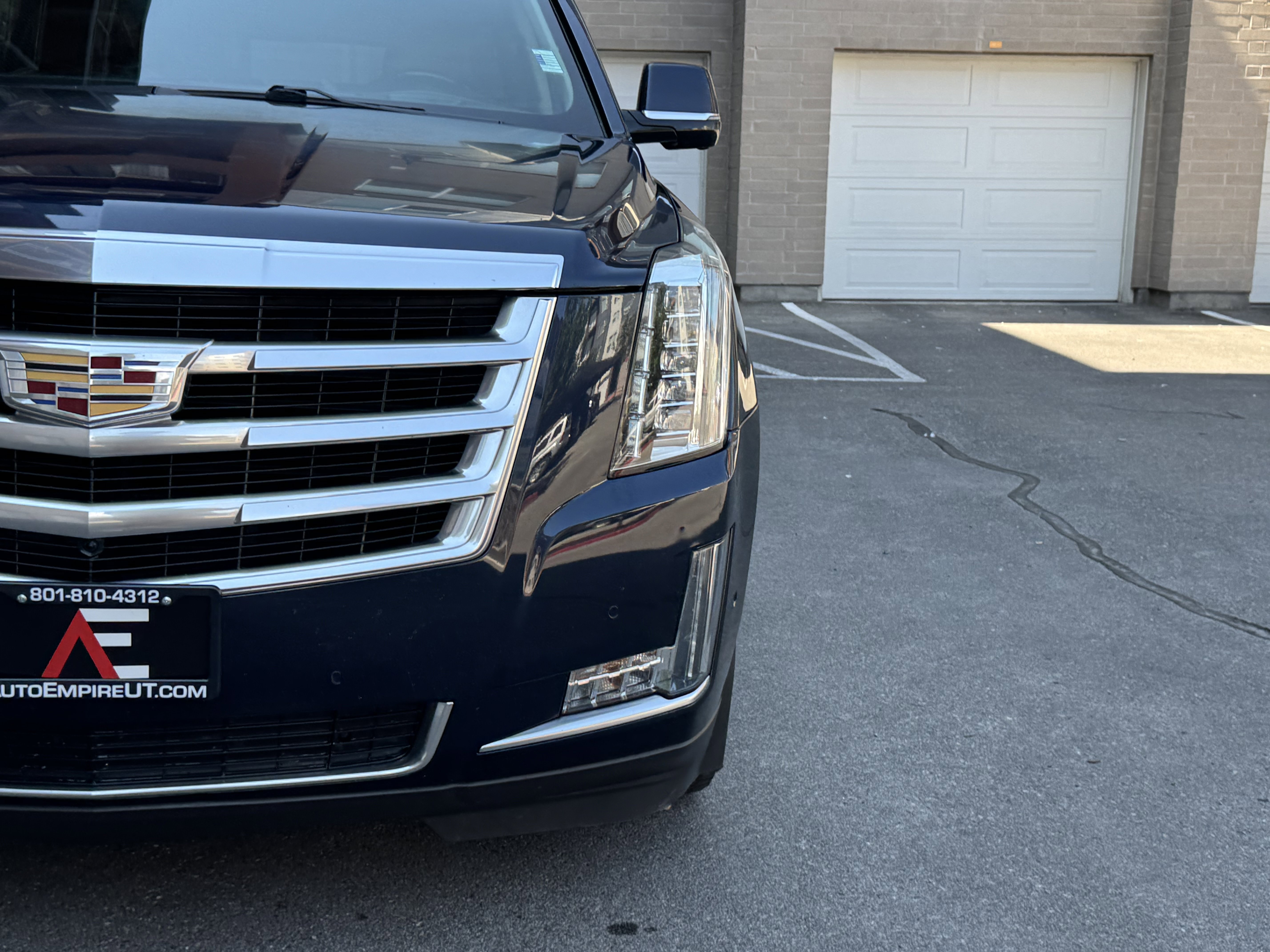 Used 2017 Cadillac Escalade ESV Luxury image 9
