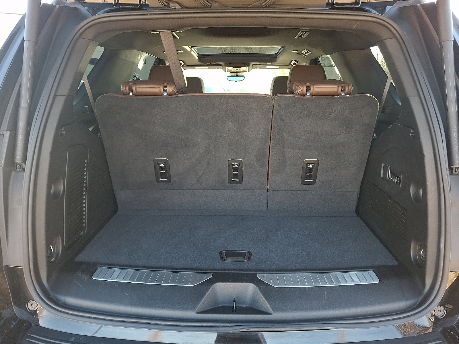 Used 2024 Chevrolet Tahoe High Country image 30