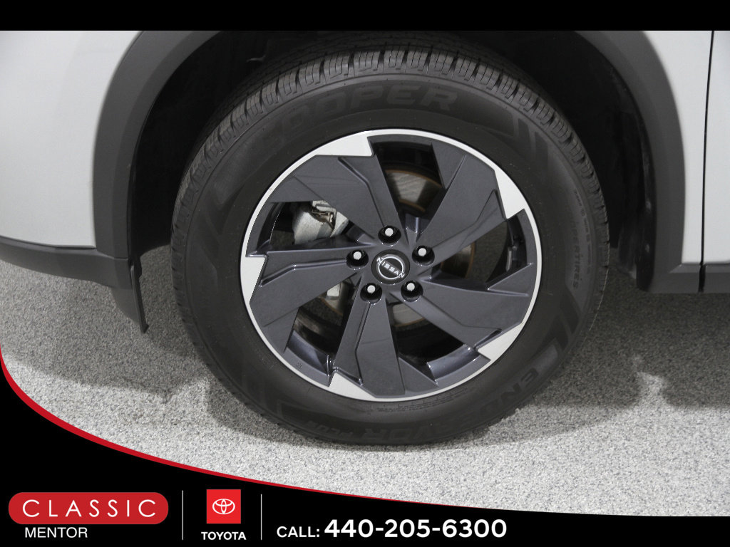 Used 2024 Nissan Rogue SV AWD/4WD image 19