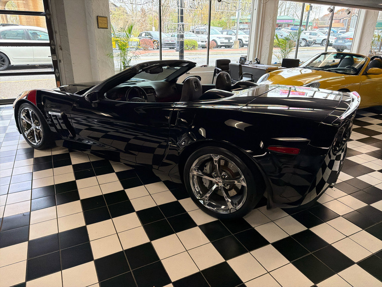 Used 2010 Chevrolet Corvette Grand Sport w/ Preferred Equipment Group image 6