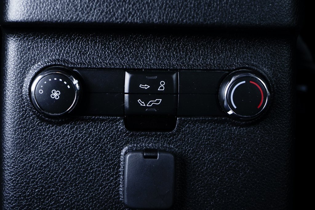 Used 2019 Ford Explorer XLT w/ Equipment Group 201A image 32