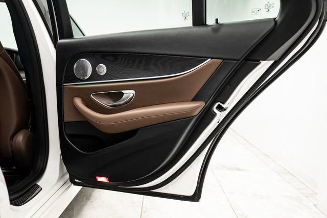 Used 2017 Mercedes-Benz E 300 4MATIC image 28