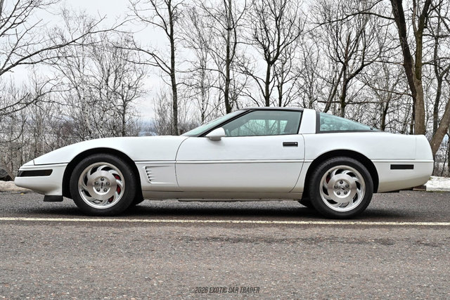 Used 1995 Chevrolet Corvette Coupe image 3