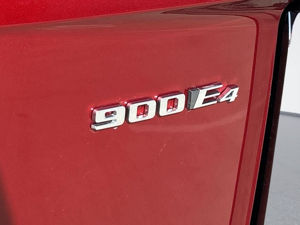 New 2026 Cadillac Vistiq Platinum AWD/4WD image 31