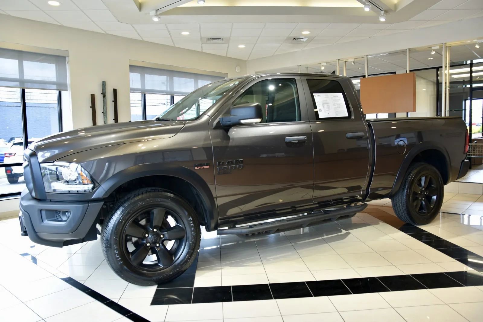 Used 2020 RAM 1500 Classic Warlock w/ Luxury Group image 3
