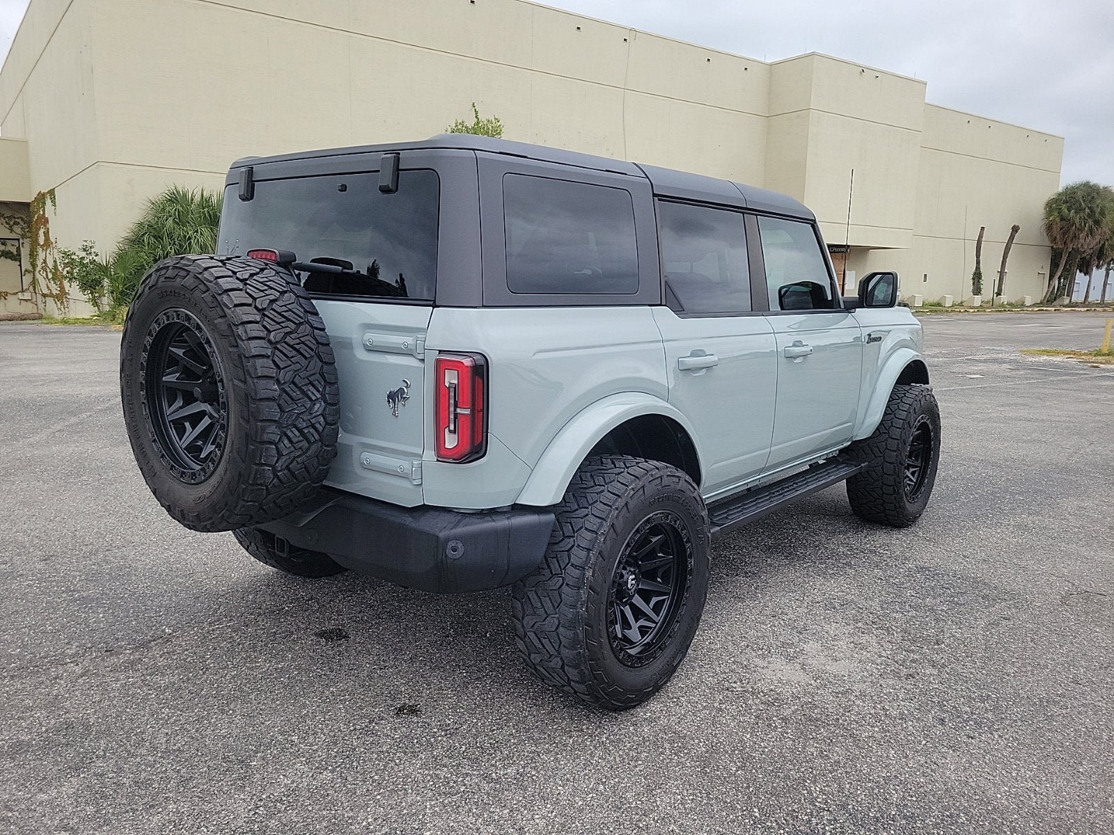 Used 2022 Ford Bronco Outer Banks AWD/4WD image 6