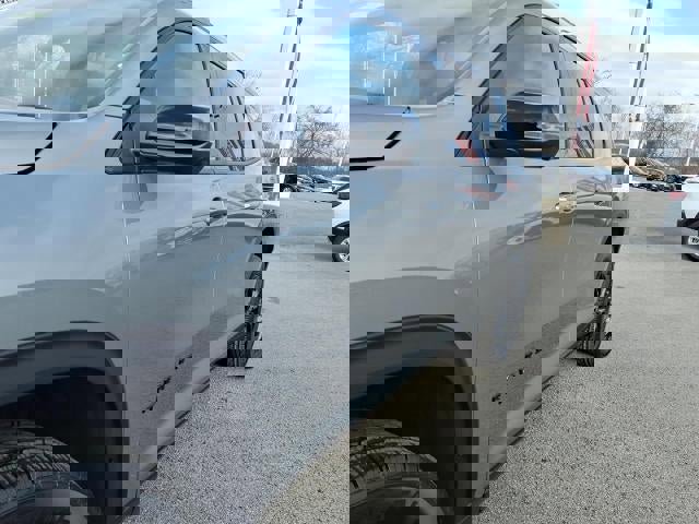 New 2026 Chevrolet Traverse LT w/ Midnight/Sport Edition image 5