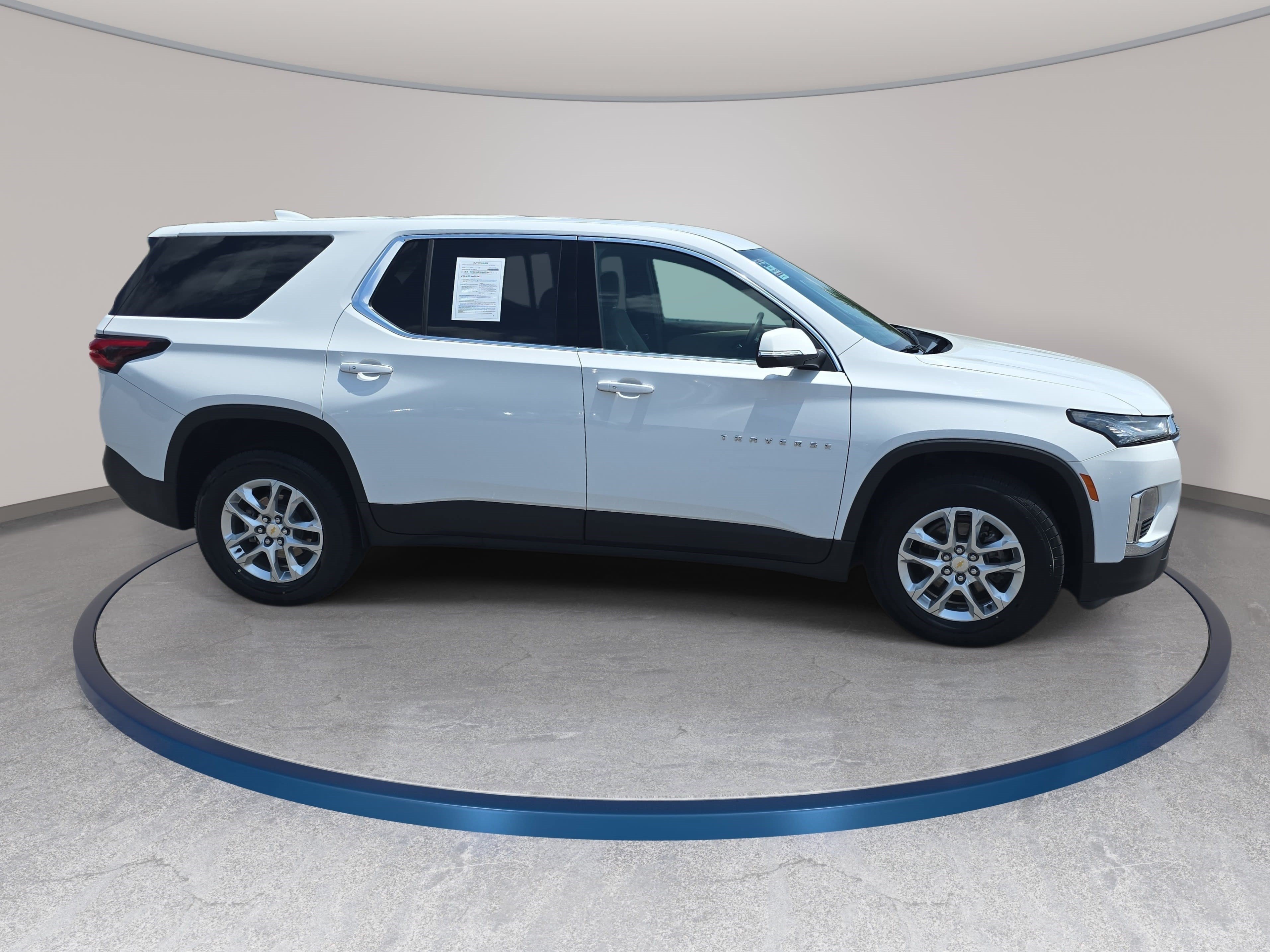 Used 2023 Chevrolet Traverse LS AWD/4WD image 4