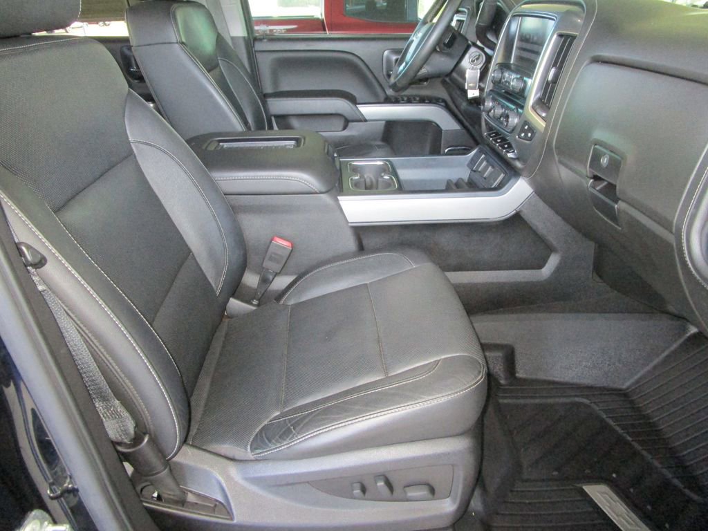 Used 2018 Chevrolet Silverado 1500 LTZ Z71 w/ Midnight Edition image 21