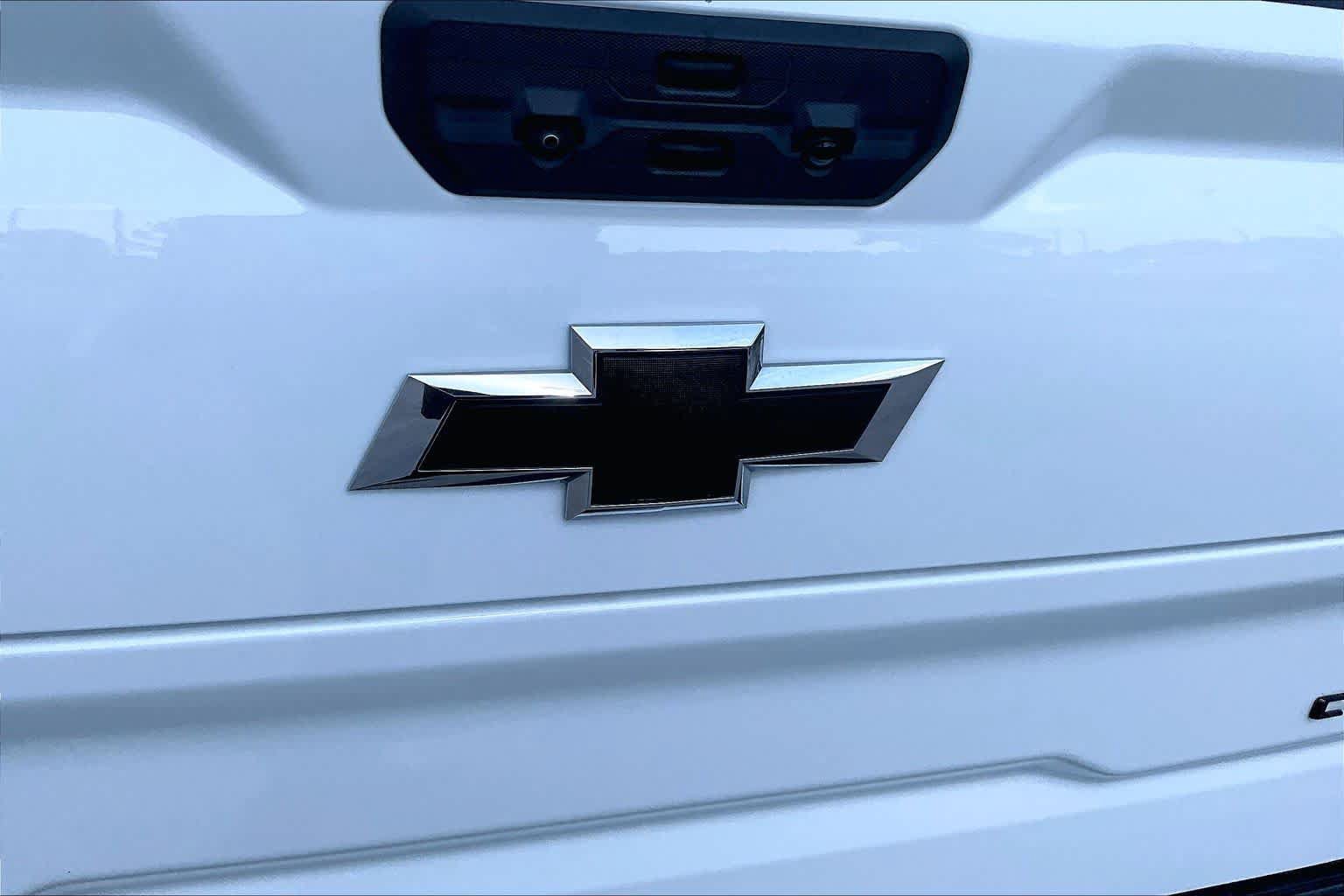 Used 2024 Chevrolet Silverado 1500 Custom Trail Boss w/ Turbomax Blackout Package AWD/4WD image 10