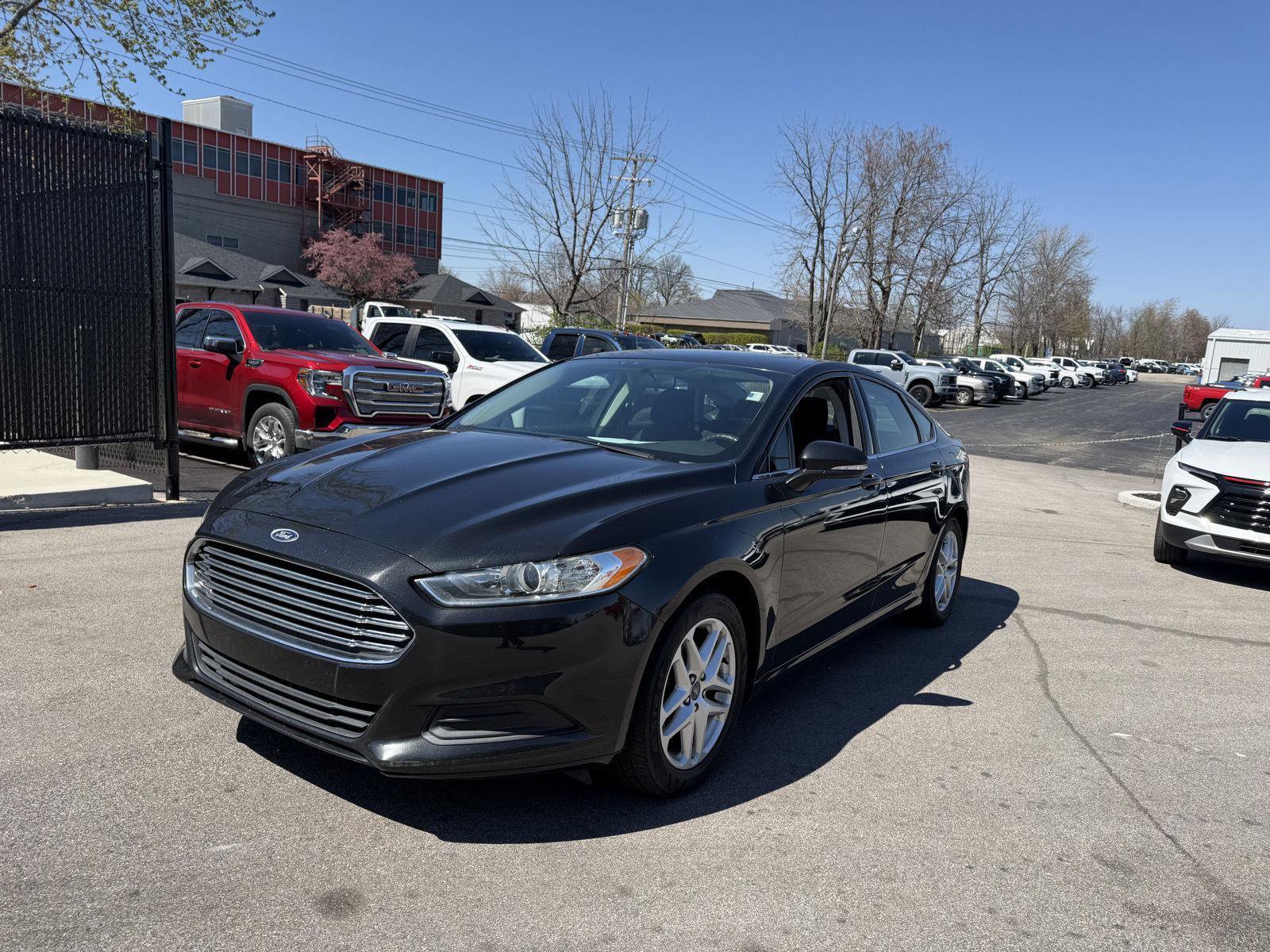 Used 2015 Ford Fusion SE image 7